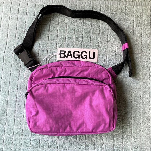 BAGGU Handbags - NWT Baggu Fanny Pack - Extra Pink